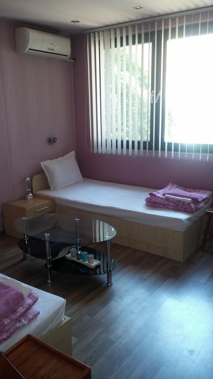Comfort Guest Rooms Pleven Exteriör bild