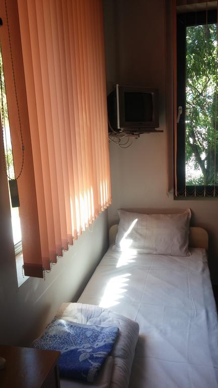 Comfort Guest Rooms Pleven Exteriör bild