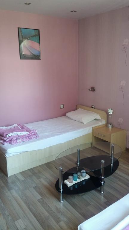 Comfort Guest Rooms Pleven Exteriör bild